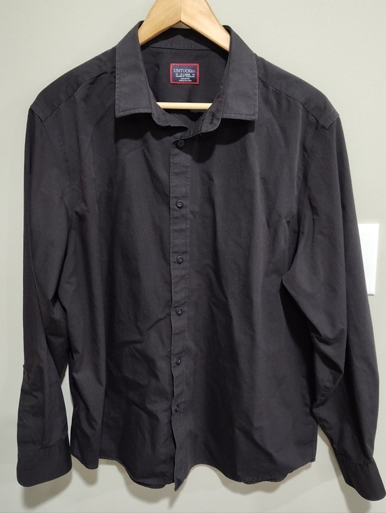 UNTUCKit Other - UNTUCKit Men's Shirt XL Relaxed Fit Black Wrinkle Free 100% Cotton Button Down